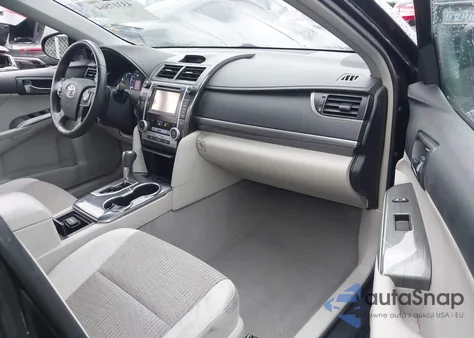 2014 Toyota Camry Hybrid Xle z USA, uszkodzony, nr VIN 4T1BD1FK6EU098734